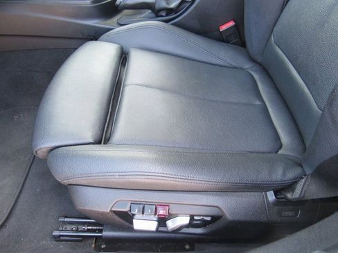 Used 2018 BMW 330e w/ Convenience Package image 11