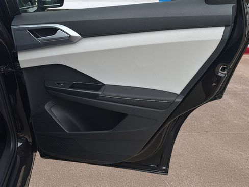 New 2026 Volkswagen Taos SE AWD/4WD image 12