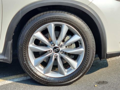 Used 2021 INFINITI QX50 Essential w/ Convenience Package AWD/4WD image 8