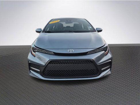 Used 2021 Toyota Corolla SE image 3