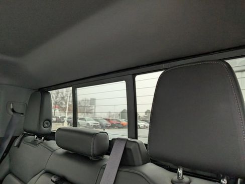 Used 2019 Chevrolet Silverado 1500 LT Trail Boss image 19