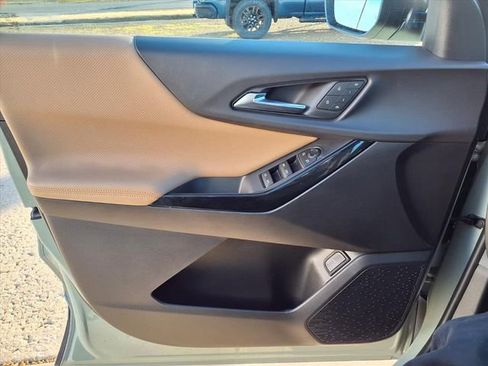 Used 2025 Chevrolet Equinox ACTIV w/ Safety and Technology Package image 16