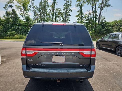 Used 2016 Lincoln Navigator Reserve AWD/4WD image 6