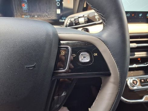 Used 2025 Lincoln Corsair Reserve FWD image 16