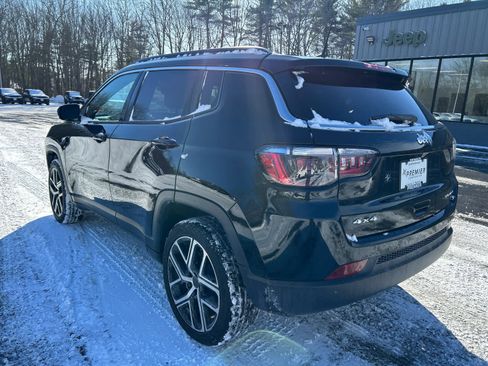 Used 2025 Jeep Compass Limited w/ Sun & Sound Group image 12