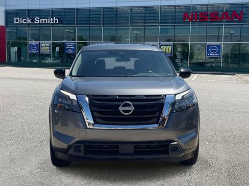 Used 2024 Nissan Pathfinder S image 2