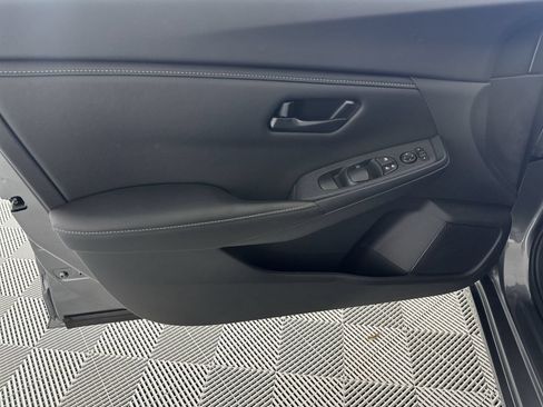 Certified 2025 Nissan Sentra S FWD image 30