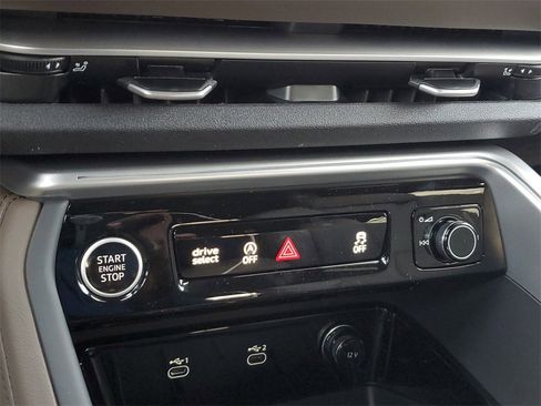 New 2025 Audi Q5 Prestige image 12