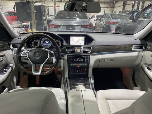 Used 2015 Mercedes-Benz E 350 Sedan image 2