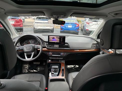 Used 2023 Audi Q5 2.0T Premium w/ Convenience Package image 17