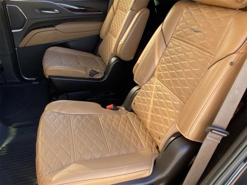 Certified 2023 Cadillac Escalade Premium Luxury image 18