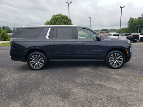 Used 2026 Chevrolet Suburban High Country RWD image 5