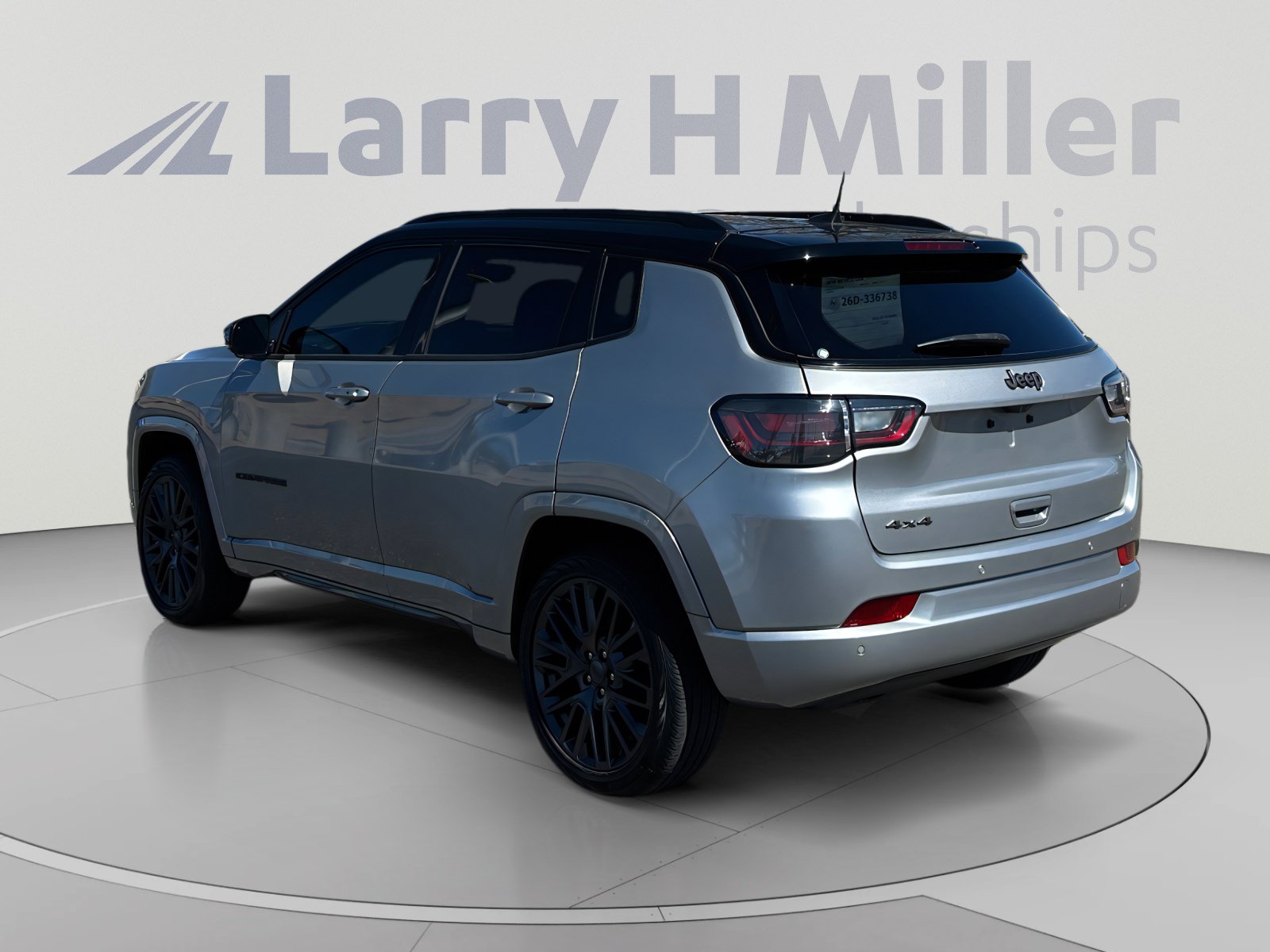 Used 2024 Jeep Compass Limited w/ High Altitude Package AWD/4WD image 3