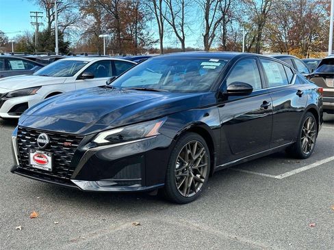 New 2025 Nissan Altima 2.5 SR image 2