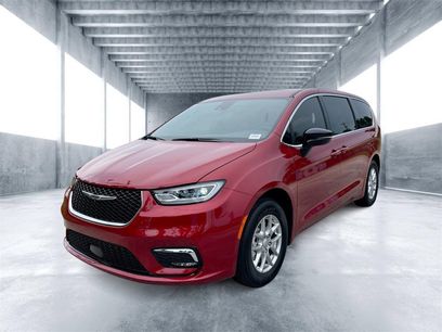 New 2026 Chrysler Pacifica Select
