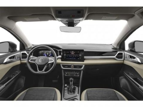 New 2026 Volkswagen Taos SE FWD image 4