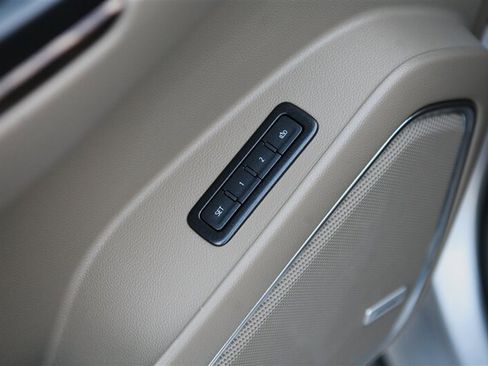 Used 2019 GMC Yukon XL SLT w/ Open Road Package image 10