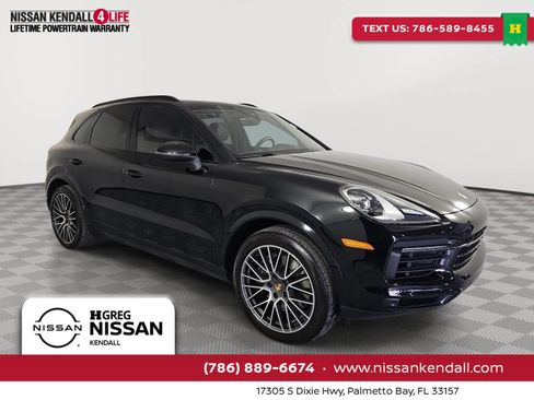 Used 2023 Porsche Cayenne w/ Premium Package AWD/4WD image 1