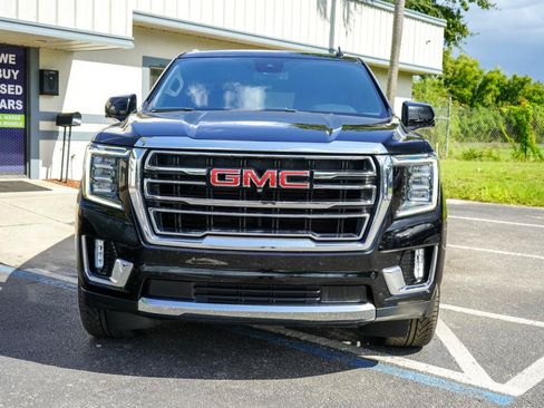 Used 2023 GMC Yukon SLT w/ SLT Premium Package AWD/4WD image 2