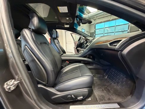 Used 2019 Lincoln MKZ Reserve FWD image 48