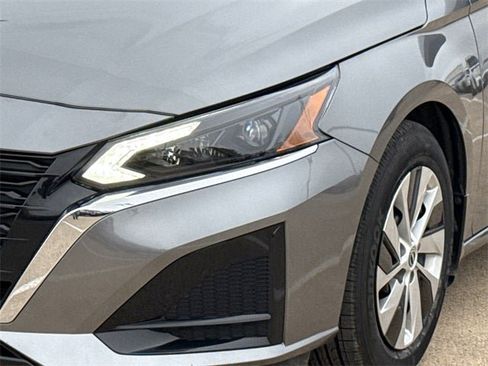 Used 2023 Nissan Altima 2.5 S image 5