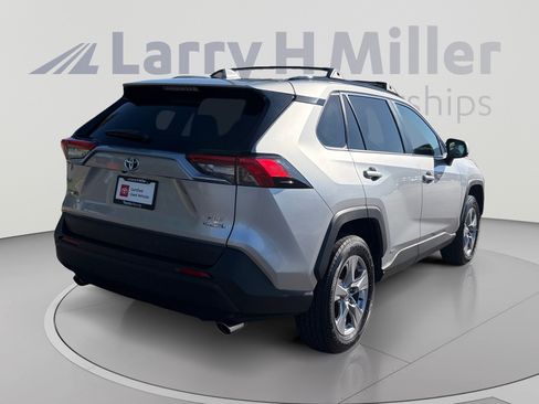 Used 2023 Toyota RAV4 XLE AWD/4WD image 5