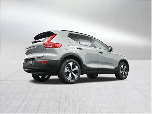 New 2026 Volvo XC40 B5 Plus w/ Protection Package Premier AWD/4WD image 25