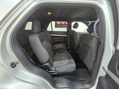 Used 2016 Ford Explorer XLT w/ Equipment Group 201A FWD image 17