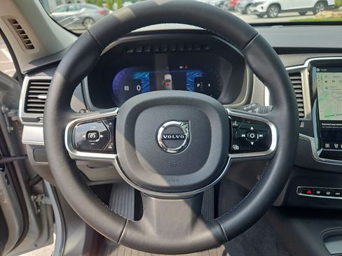 Used 2024 Volvo XC90 B5 Core w/ Climate Package AWD/4WD image 22