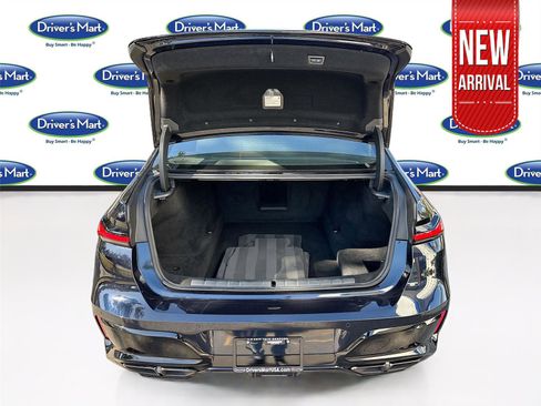 Used 2023 BMW 740i w/ Parking Assistance Package image 28