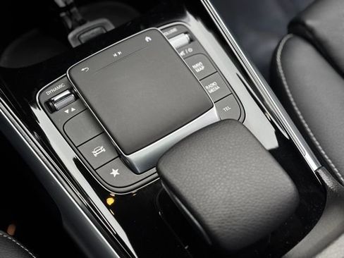 Certified 2021 Mercedes-Benz GLB 250 4MATIC image 53