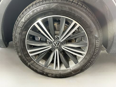 Used 2024 Volkswagen Tiguan Wolfsburg Edition image 11