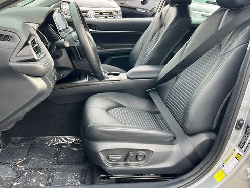 Used 2024 Toyota Camry SE image 17