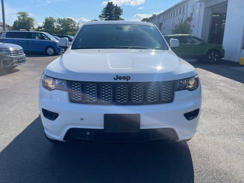 Used 2022 Jeep Grand Cherokee Laredo X AWD/4WD image 8