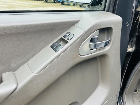 Used 2010 Nissan Frontier SE w/ Power Pkg RWD image 5