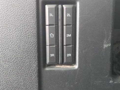 Used 2021 Ford Expedition XLT image 8