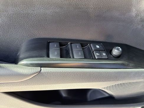 Used 2025 Toyota Camry SE FWD image 23