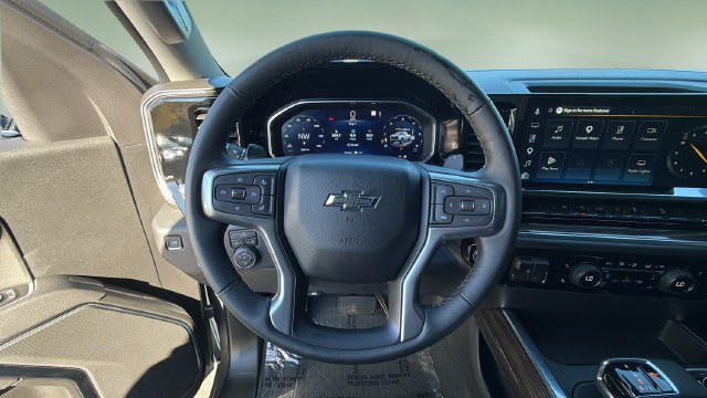 Used 2026 Chevrolet Silverado 1500 LT Trail Boss w/ LPO, Dark Essentials Package AWD/4WD image 13