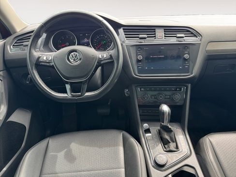 Used 2019 Volkswagen Tiguan SE w/ Panoramic Sunroof Package image 13