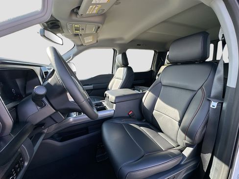 New 2026 Ford F250 Lariat w/ Black Appearance Package image 15