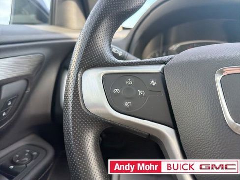 Used 2024 GMC Terrain SLE FWD image 33