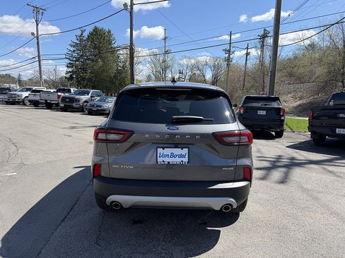 Used 2025 Ford Escape Active w/ Cold Weather Package AWD/4WD image 4