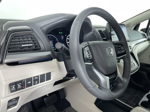 New 2026 Honda Odyssey Touring image 38