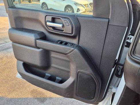 Used 2024 GMC Sierra 2500 Pro w/ Convenience Package RWD image 11