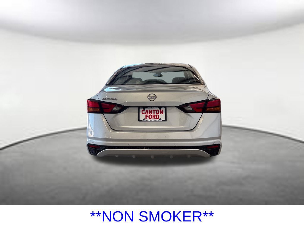 Used 2025 Nissan Altima 2.5 SV FWD image 4
