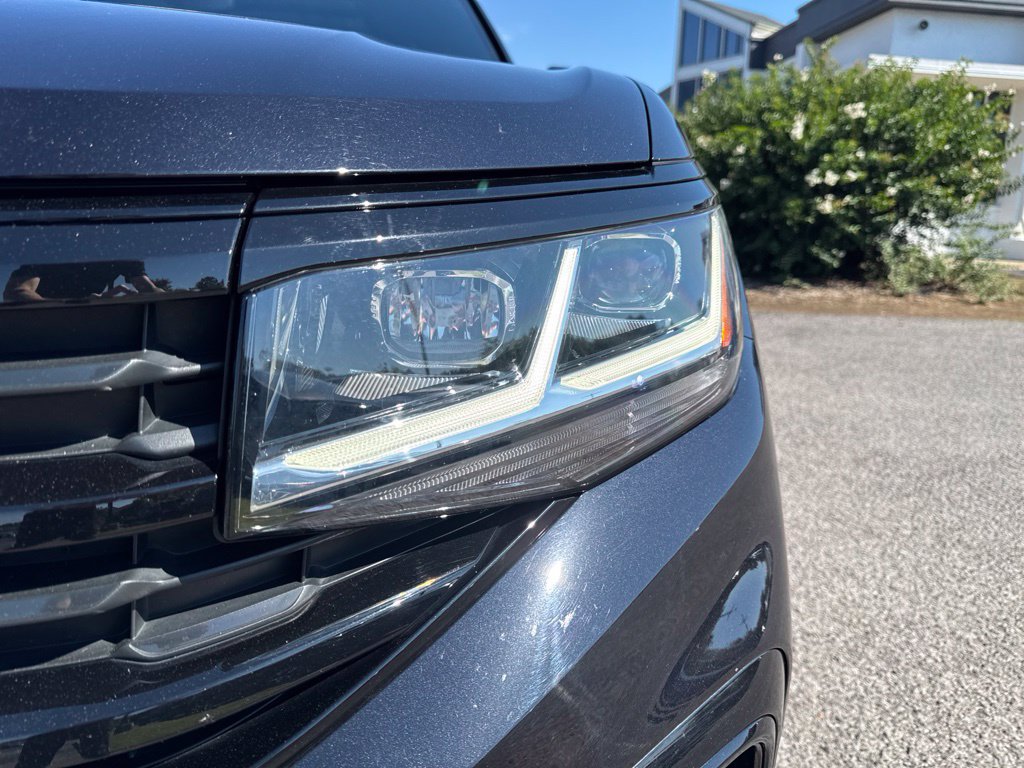Used 2023 Volkswagen Atlas Cross Sport SEL R-Line AWD/4WD image 9