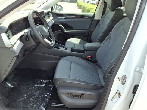 New 2026 Volkswagen Tiguan SE AWD/4WD image 13
