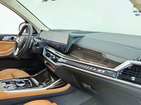Used 2026 BMW X7 xDrive40i AWD/4WD image 21