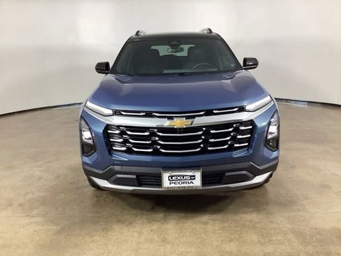 Used 2025 Chevrolet Equinox LT AWD/4WD image 3