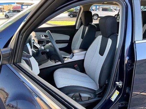 Used 2015 Chevrolet Equinox LS image 8